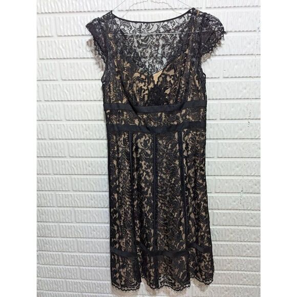 Loft Women's Black Lace & Nude Colored Lining V-Neck Cap-Sleeve Shift Dress Size - Picture 1 of 7
